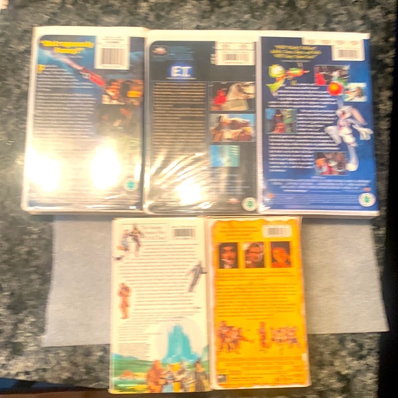 VHS family films: Flubber, E.T., Space Jam, Hook, Wizard of Oz - Picture 2 of 2